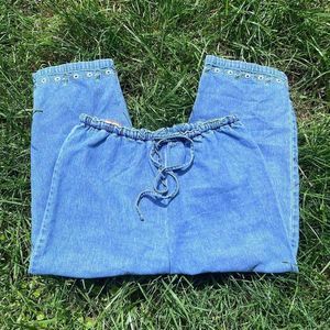 super cute embroidered flower grandma